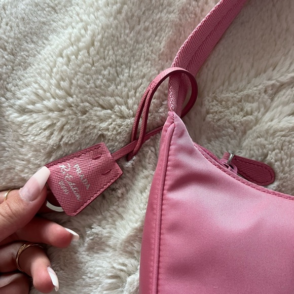 PRADA PINK RE-NYLON VINTAGE RE-2000’s BAG 🩷 - Picture 3 of 4